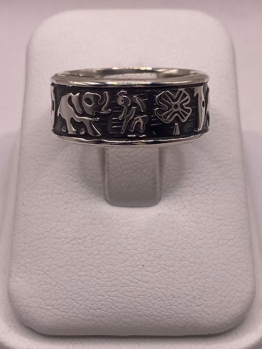 Anillo de la Suerte en Plata 925 con Símbolos — vista lateral