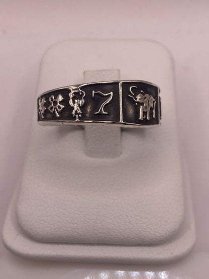 Anillo de Plata 925 con Elefante y Números de la Suerte, vista frontal