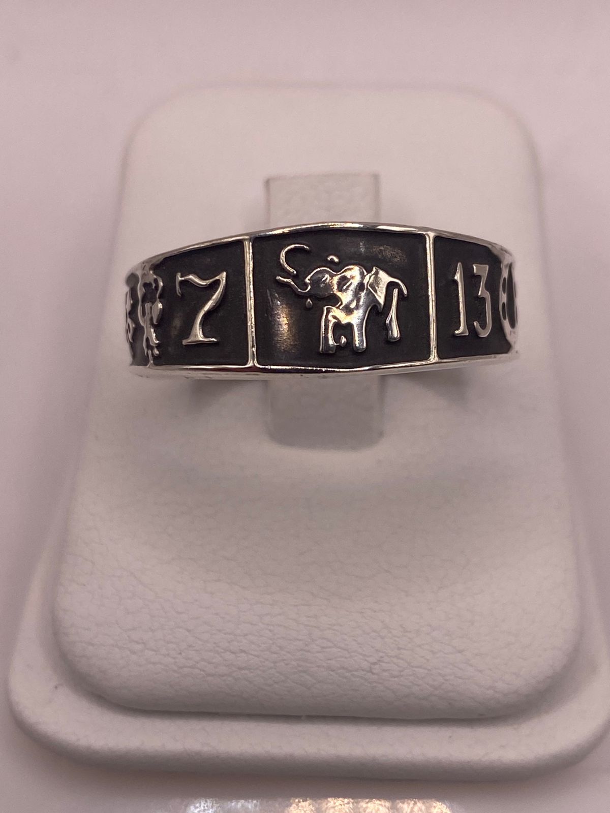 Anillo de Plata 925 con Elefante y Números de la Suerte, sello de autenticidad Plata Ley .925
