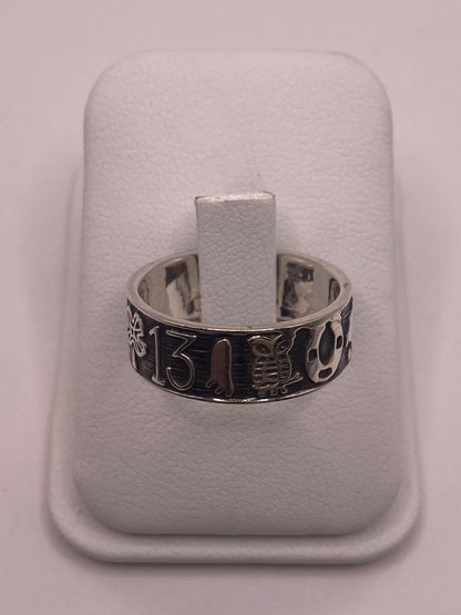 Anillo de Plata 925 con Símbolos de la Suerte, vista lateral