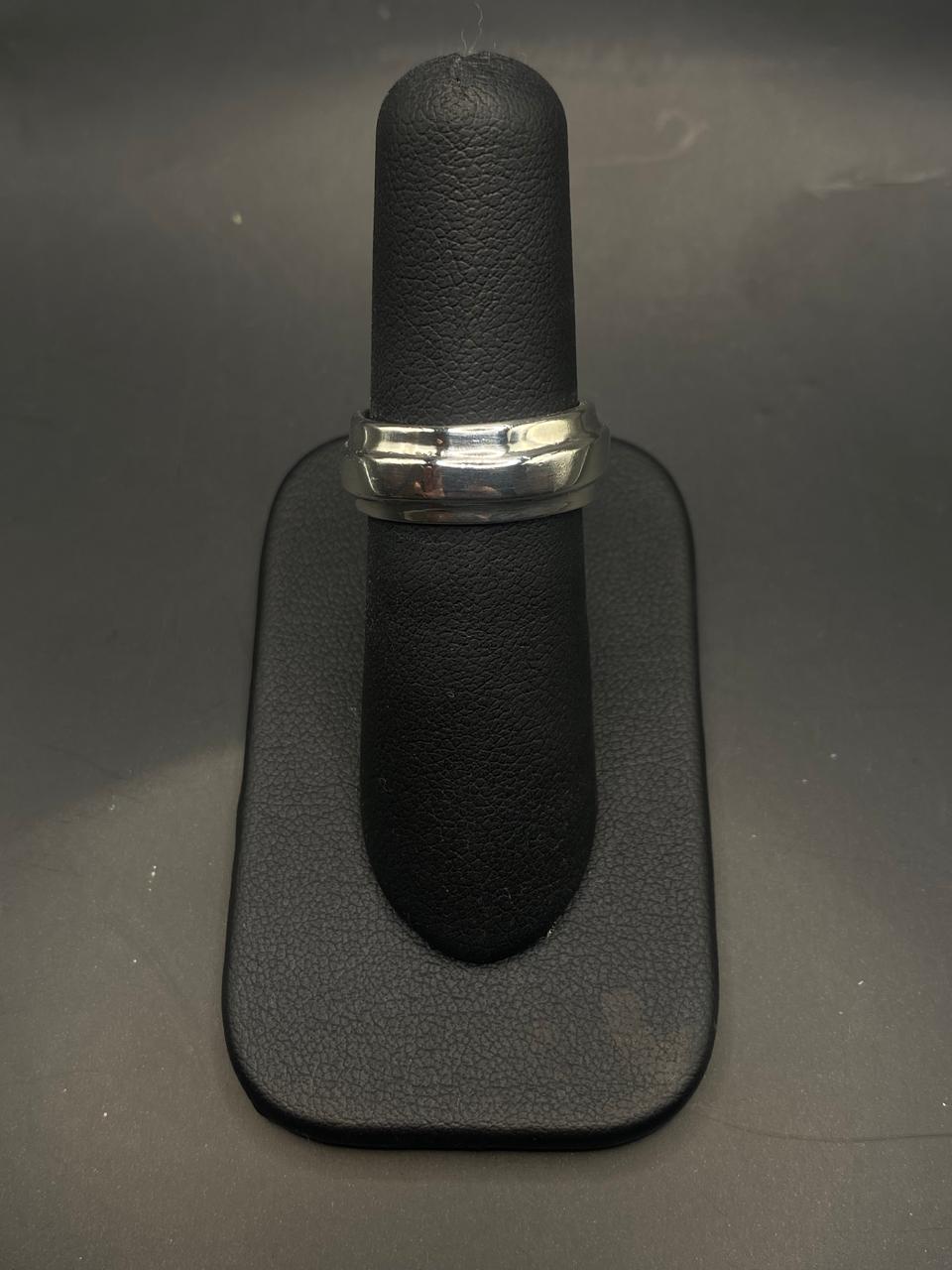 Anillo Liso de Plata Ley 925 de Doble Banda — ángulo diagonal