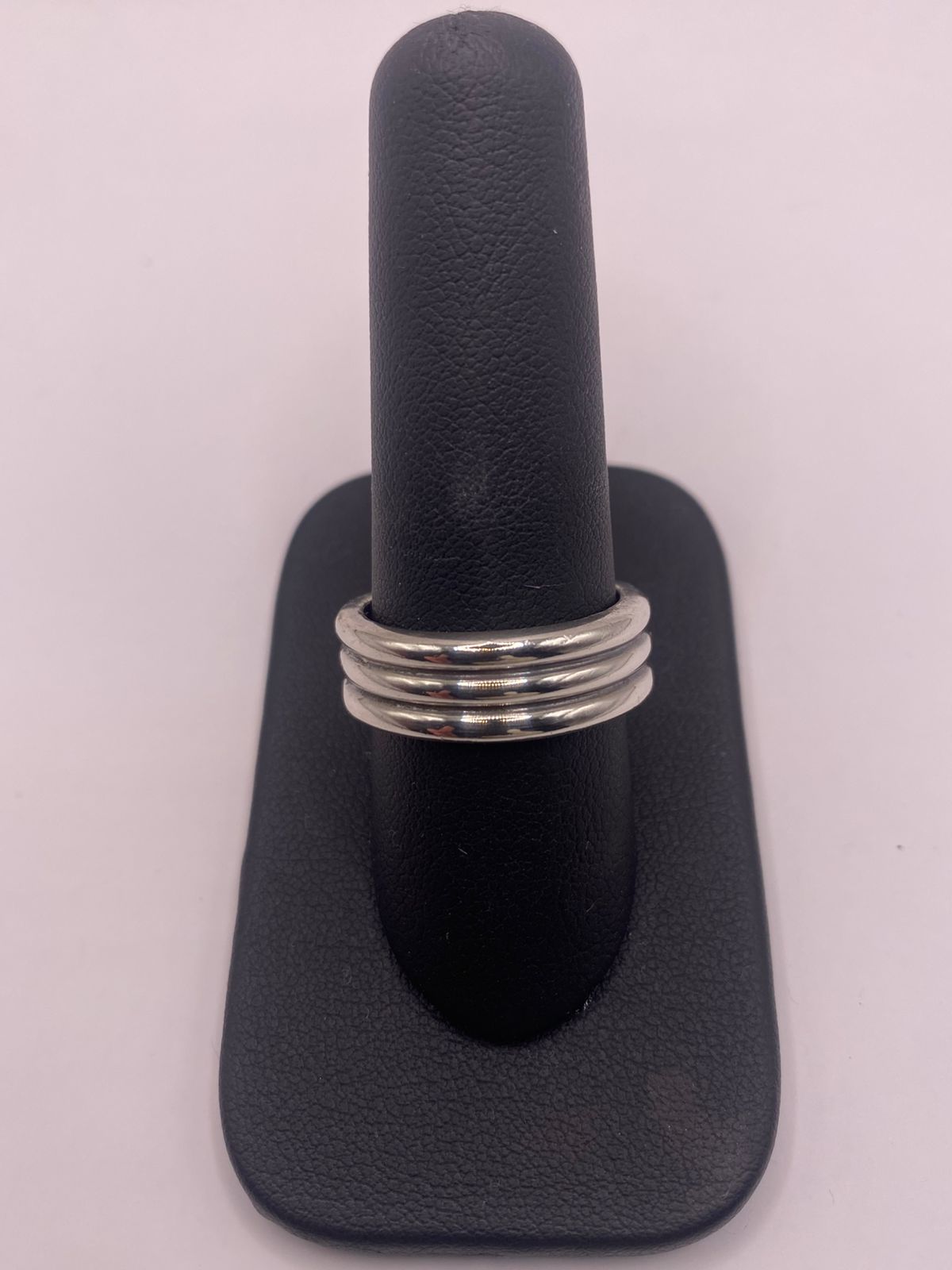 Anillo de Plata – Diseño Triple Minimalista, vista frontal