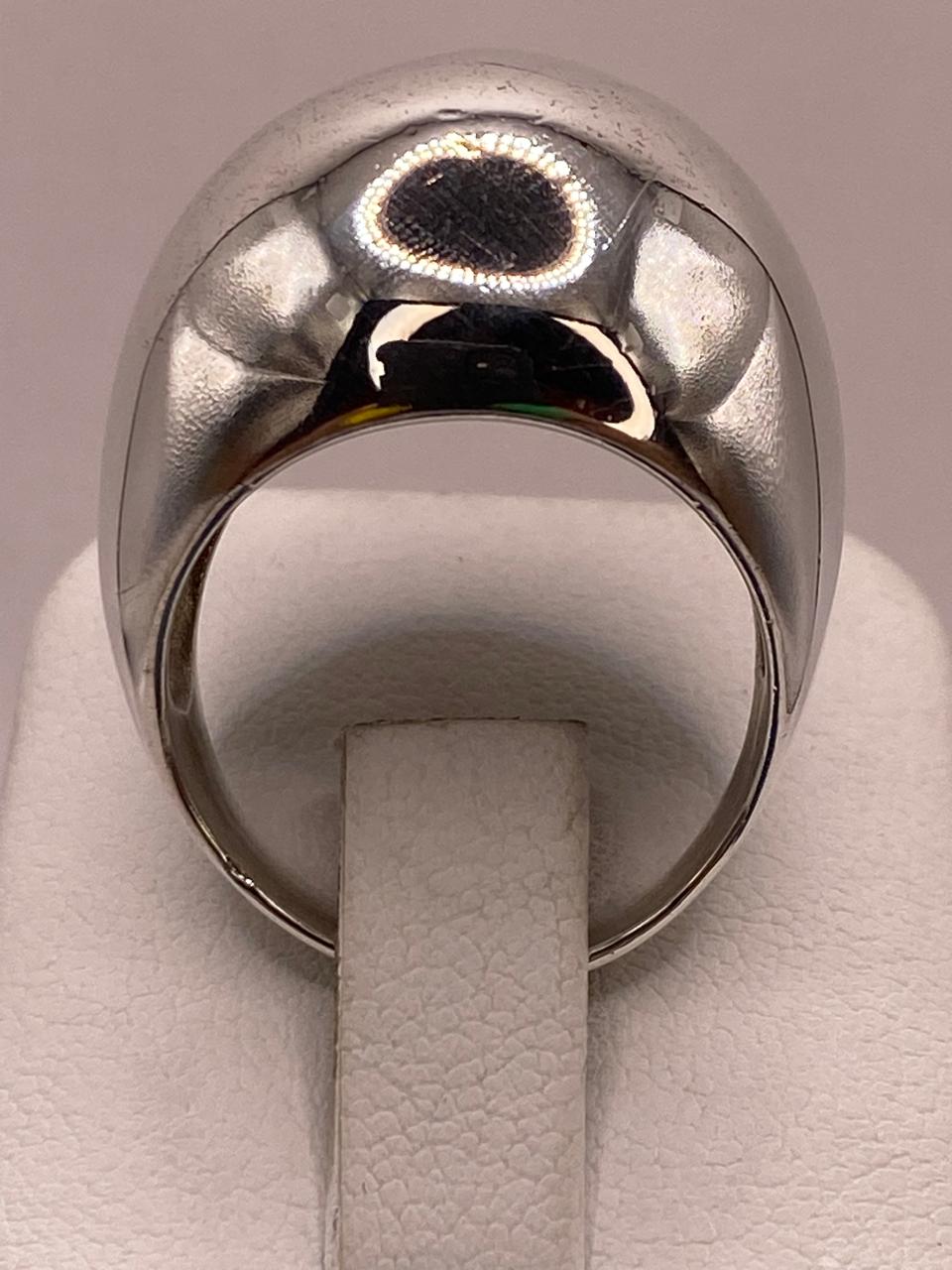 Artesanal en Plata Diseño Tipo Domo Pulido — vista lateral