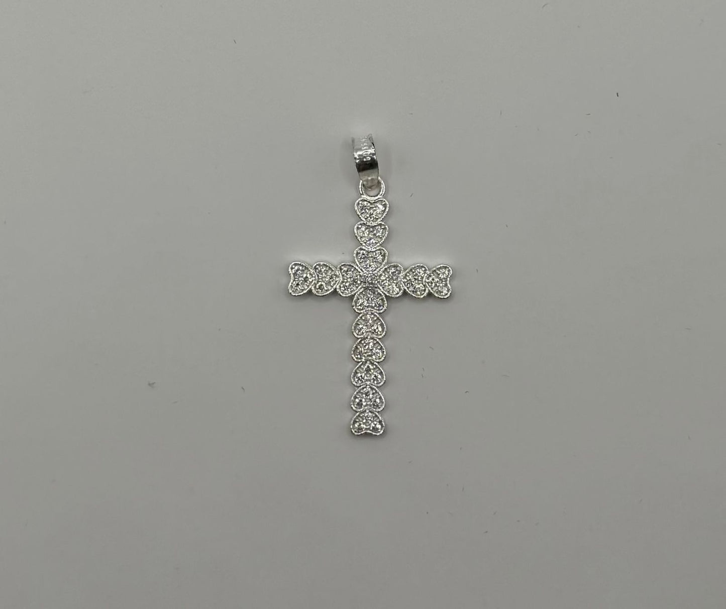 Dije Cruz Corazón Zirconia — vista frontal