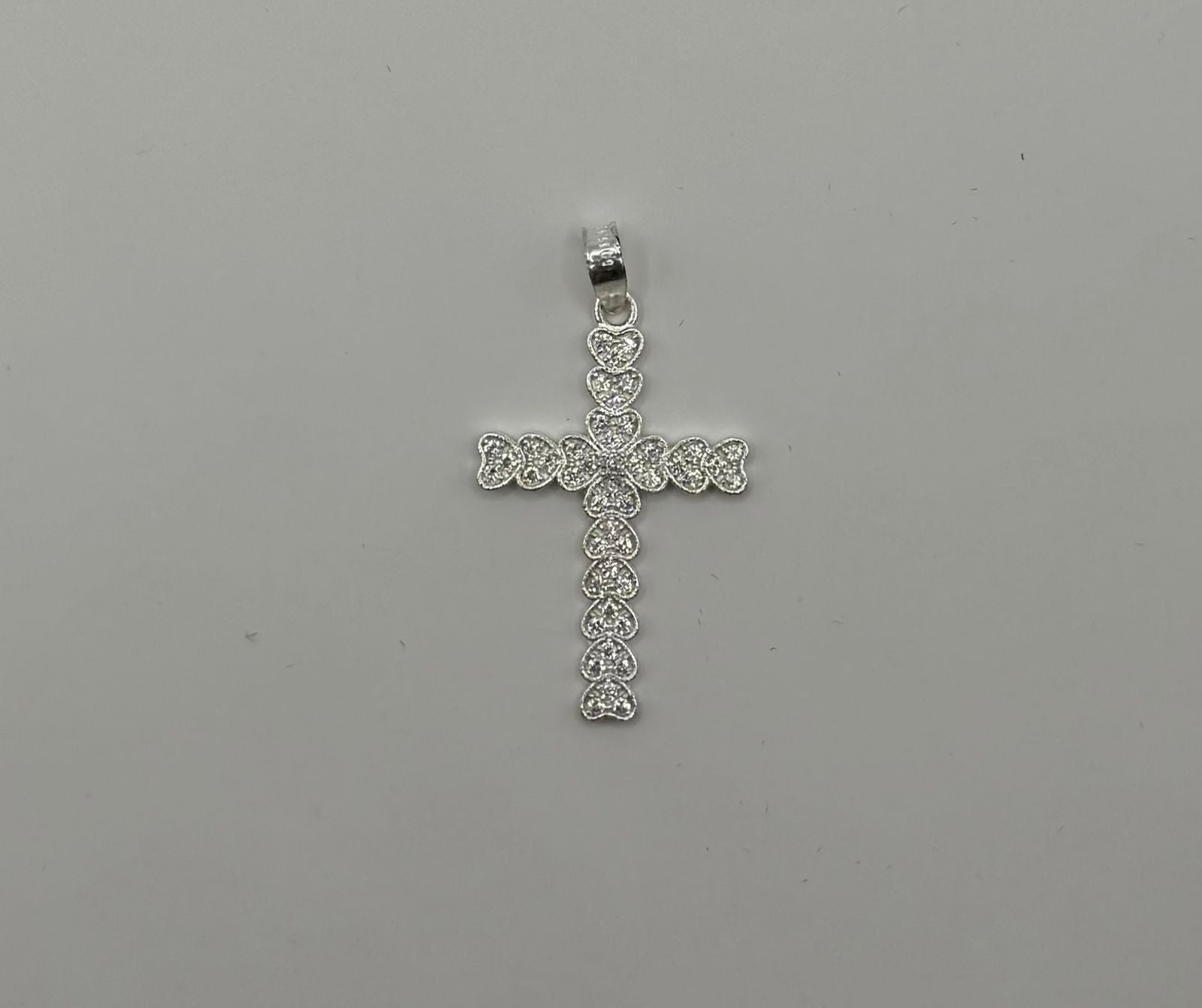 Dije Cruz Corazón Zirconia — vista frontal
