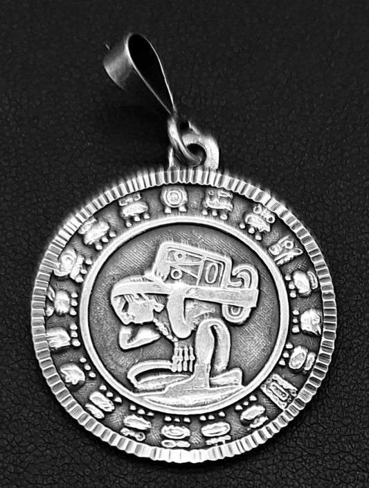 Sello de ley en el interior del dije plata ley 925 , maya