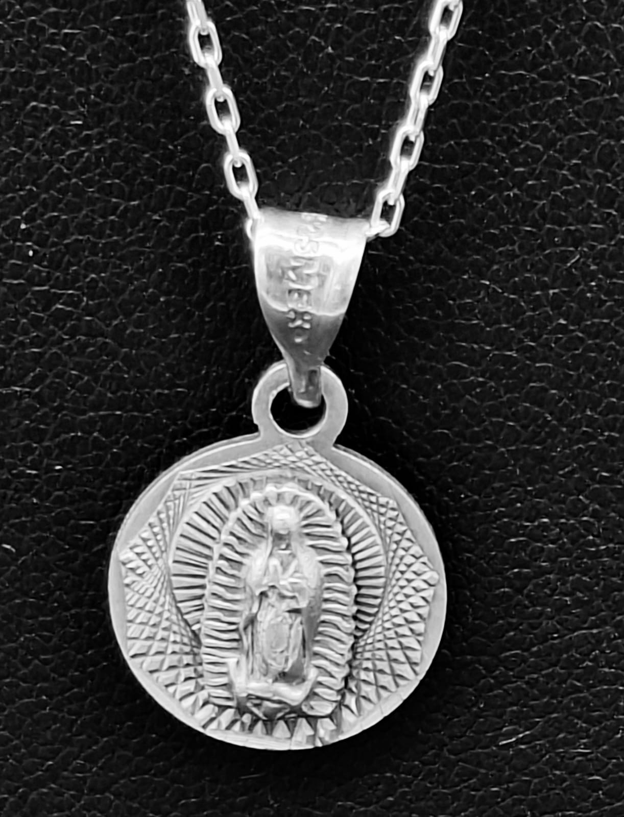 Dije Plata Ley 925 , Virgen de Guadalupe, vista frontal