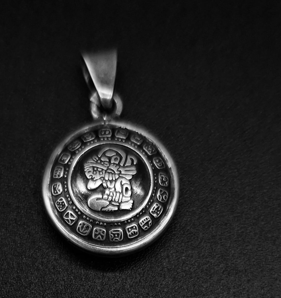 Plata Ley 925 Calendario Inflado, vista frontal