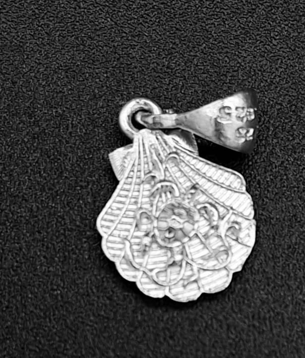 Dije Plata Ley 925 , Concha de Mar., sello de autenticidad Plata Ley .925