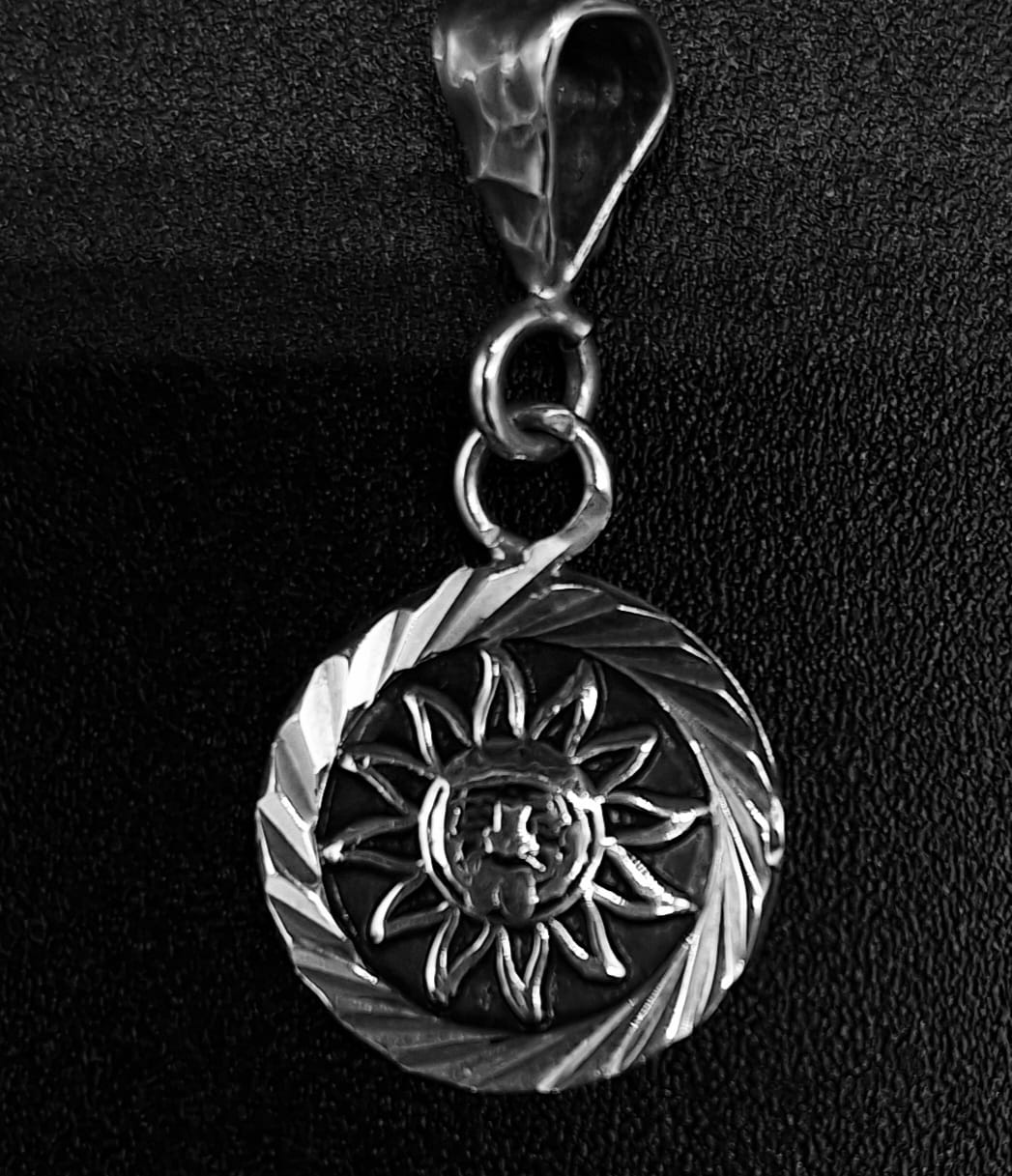 Dije Plata Ley 925 , Sol., vista frontal
