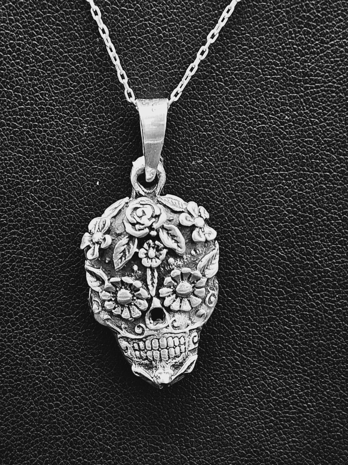 Sello de ley en el interior del dije plata ley 925,calavera