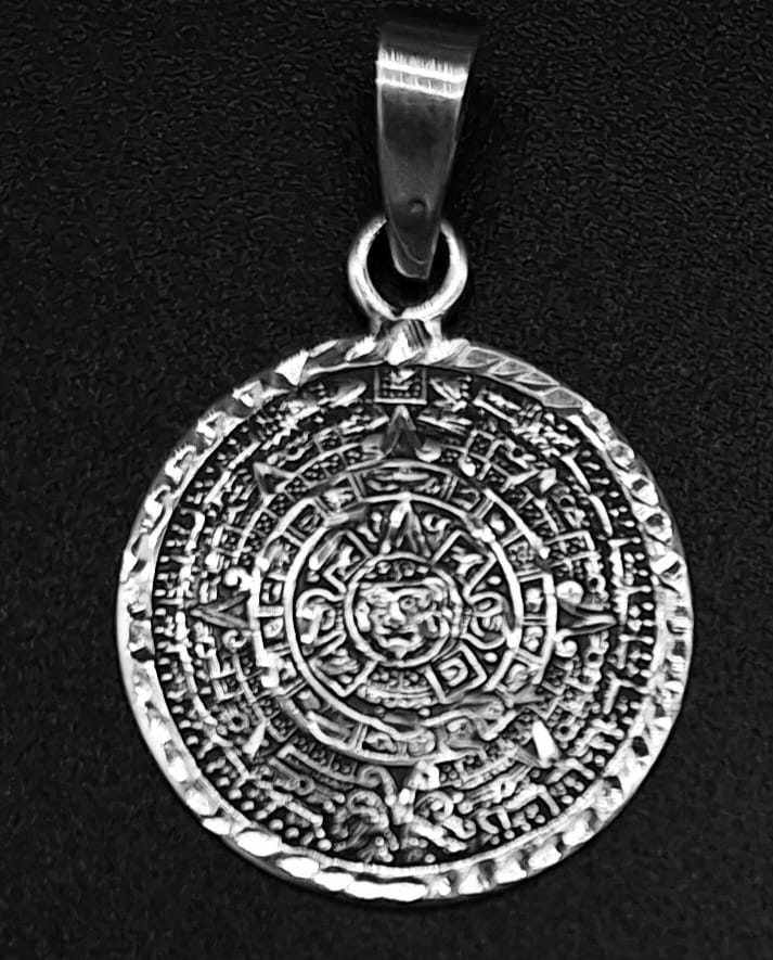 Plata Ley 925 Calendario Azteca, vista frontal