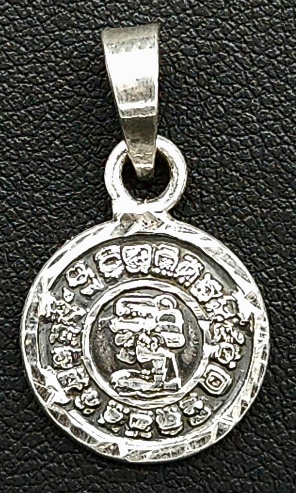 Dije Plata Ley 925, Calendario Maya, vista frontal