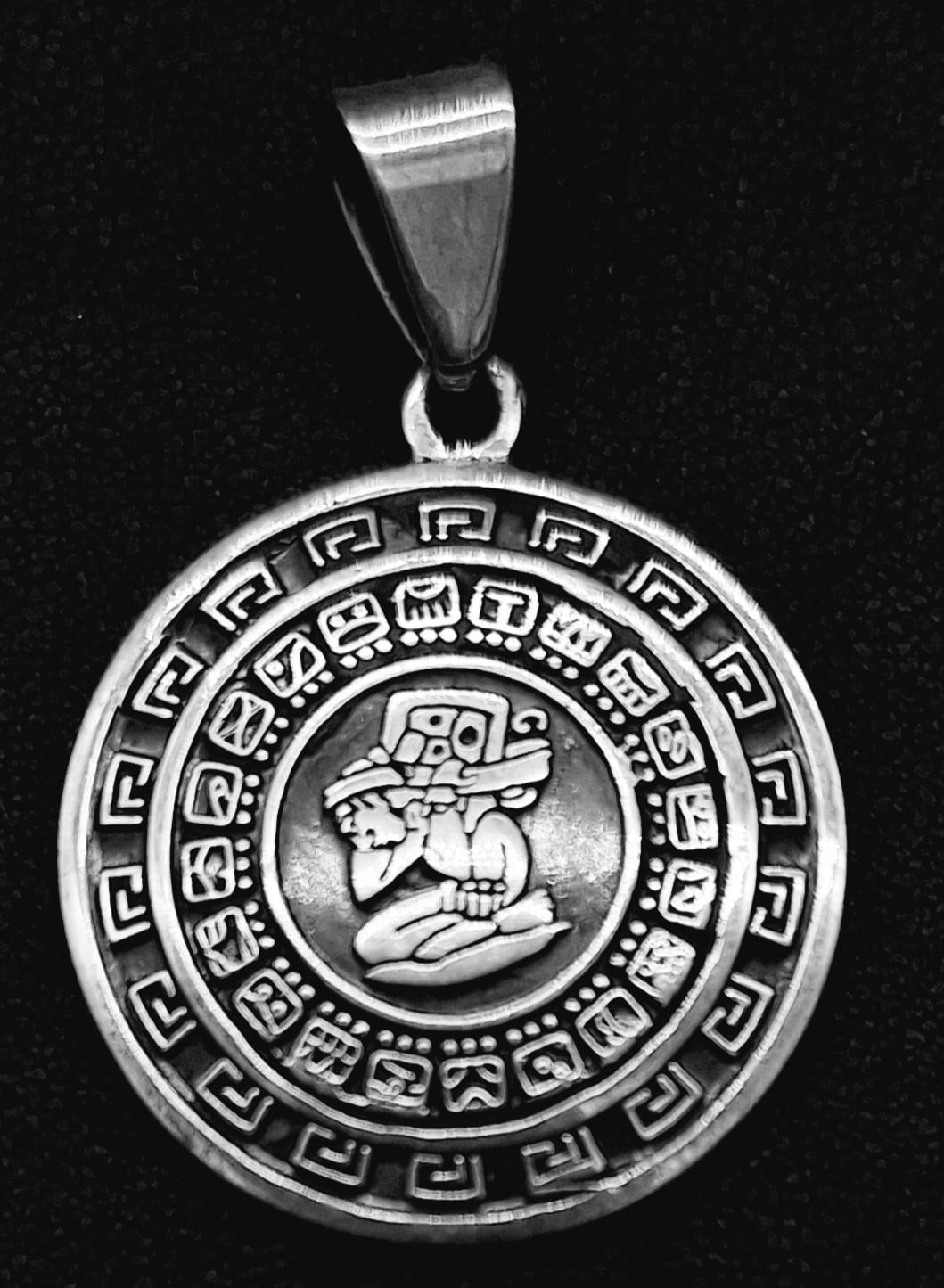 Sello de ley en el interior del dije plata ley 925 calendario maya