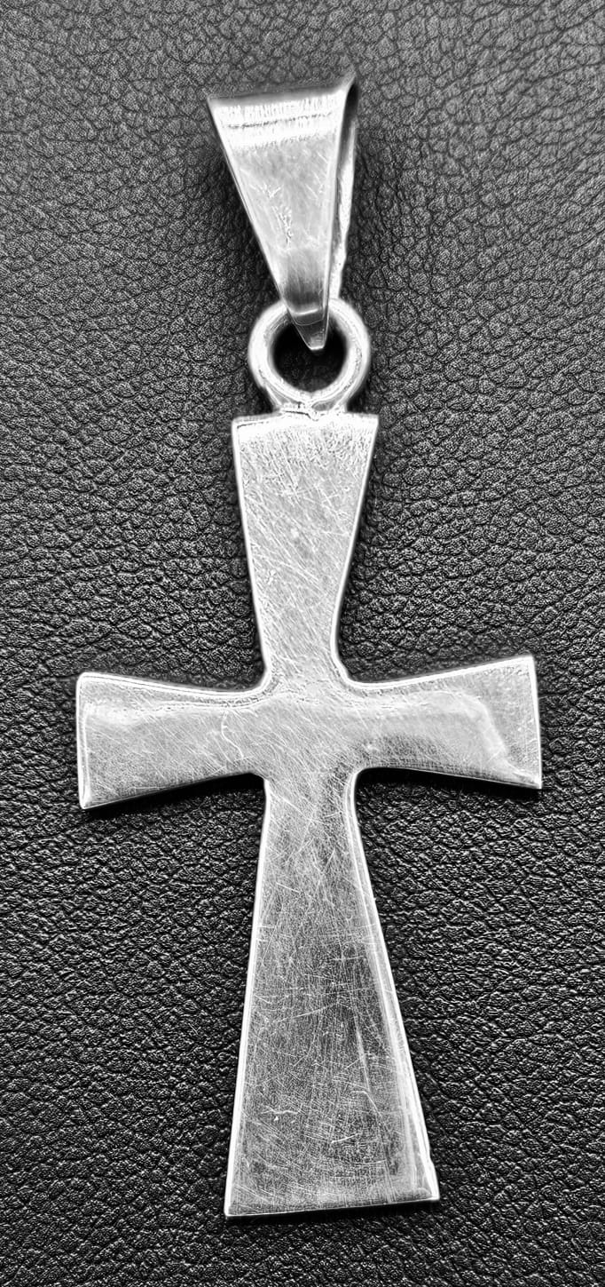Dije Plata Ley 925, Cruz, vista frontal