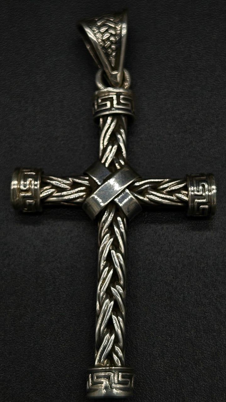 Dije Plata Ley 925, Cruz Tejida, vista frontal