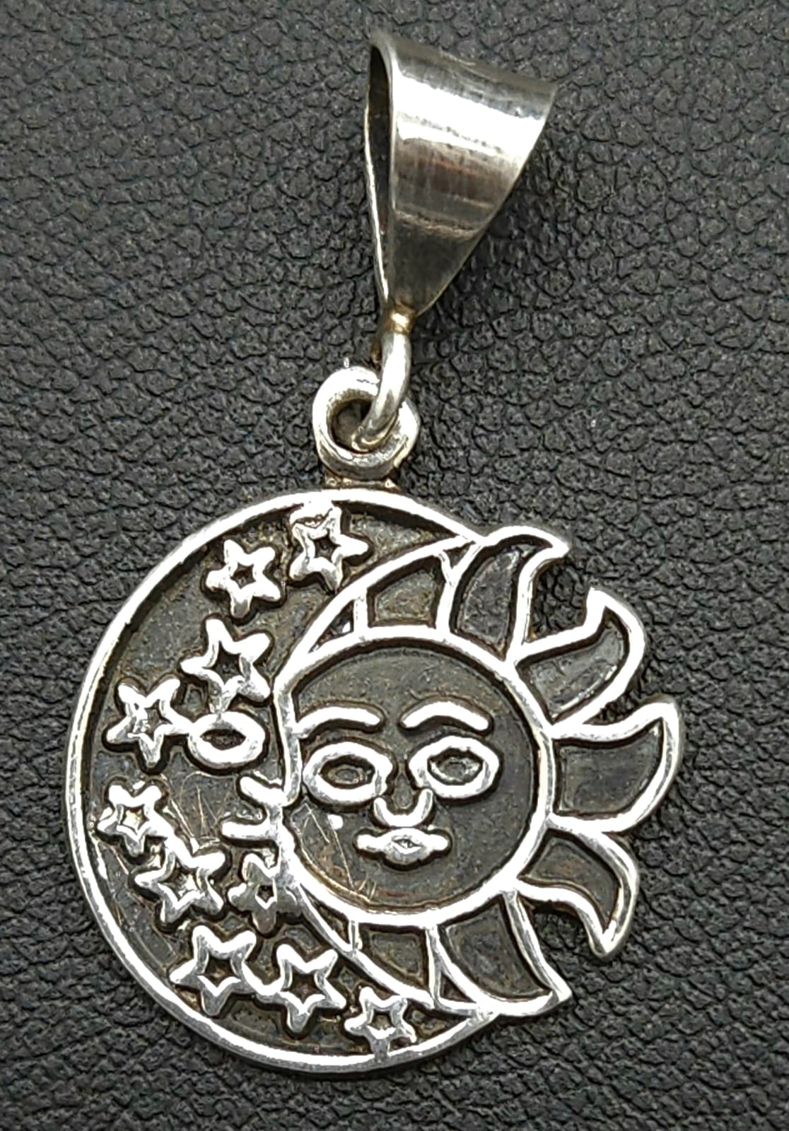 Dije Plata Ley 925, Eclipse, vista frontal