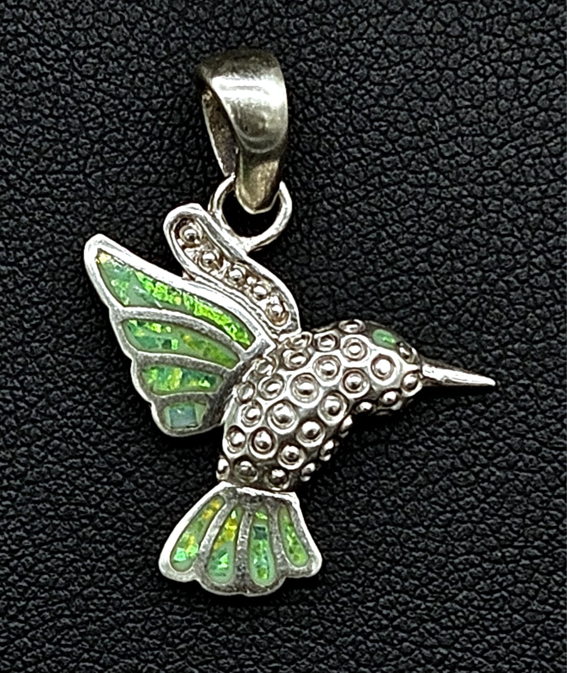 Sello de ley en el interior del dije plata ley 950 colibri opalo