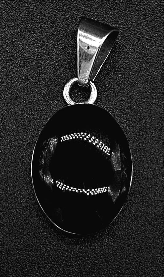 Sello de ley en el interior del dije plata ley 950 obsidiana