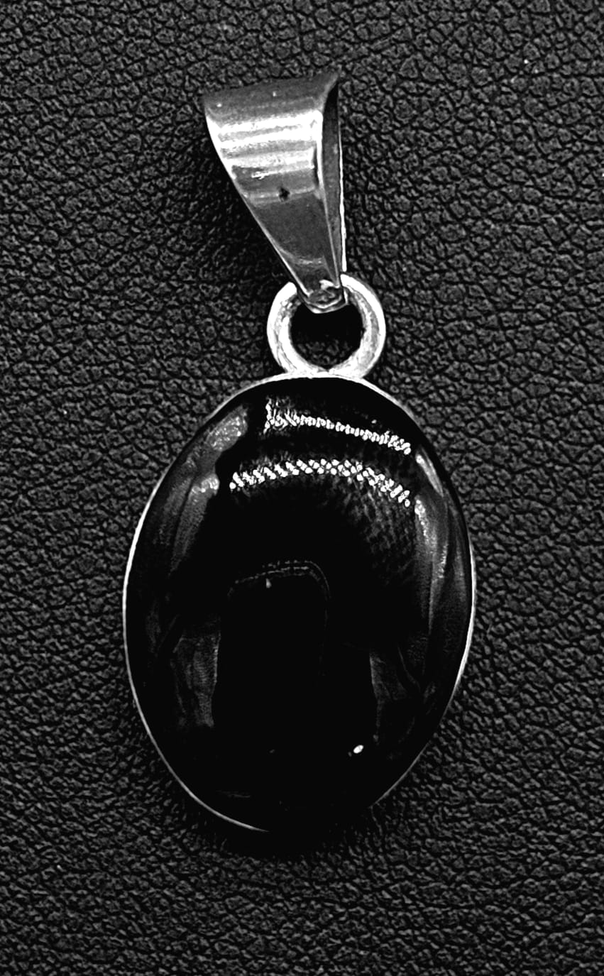 Dije Plata Ley 950 Obsidiana, vista frontal