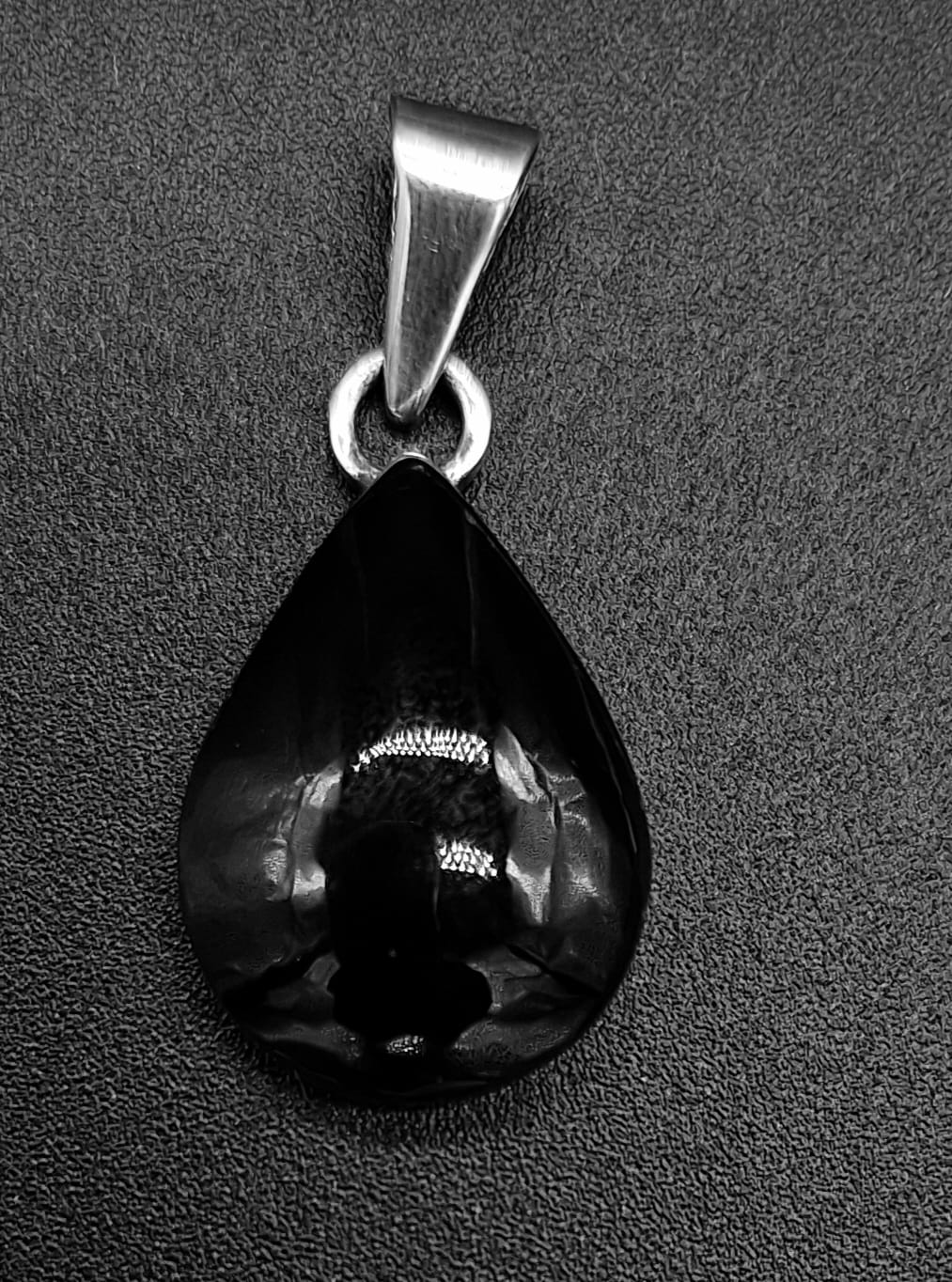 Dije Plata Ley 950 , de Obsidiana, vista frontal