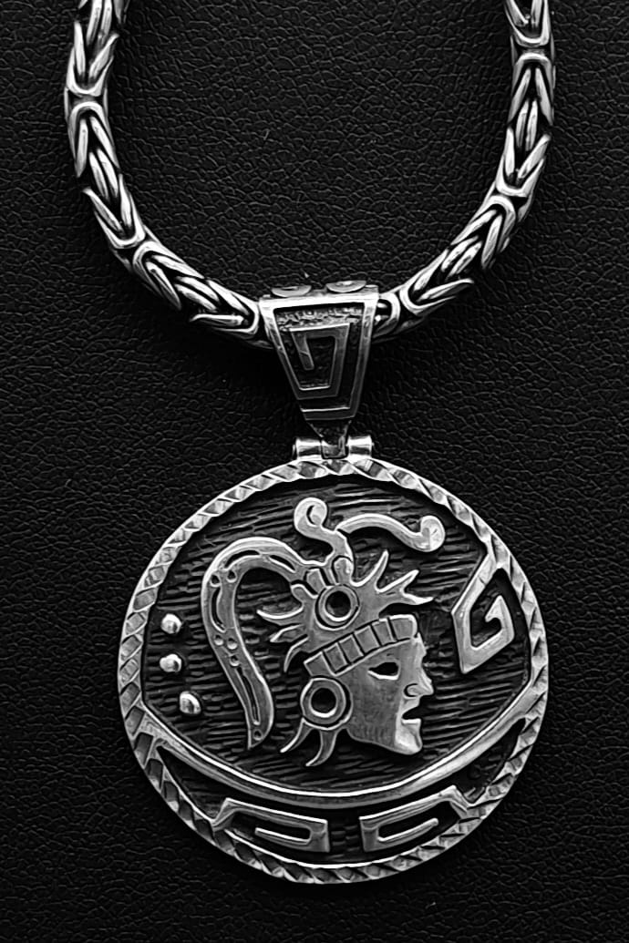 Dije Plata Ley 950 , Maya ., sello de autenticidad Plata Ley .925