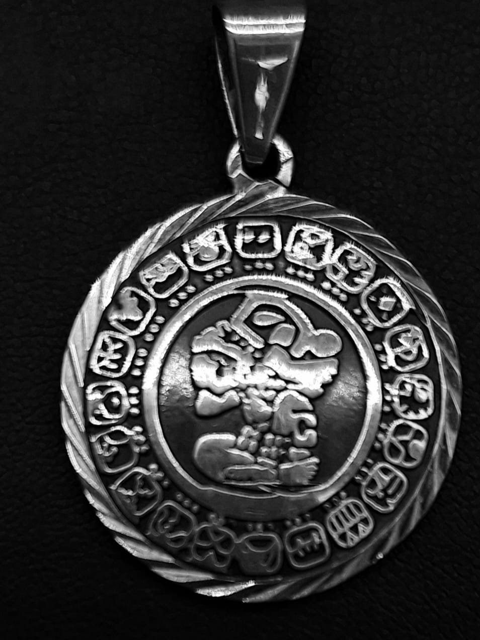 Dije Pla Ley 925, Calendario Maya Diamantada, vista frontal