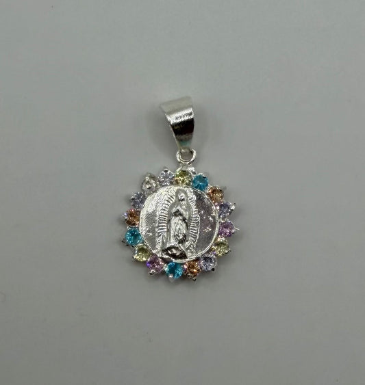 Dije Circula Virgen Zirconia — vista frontal