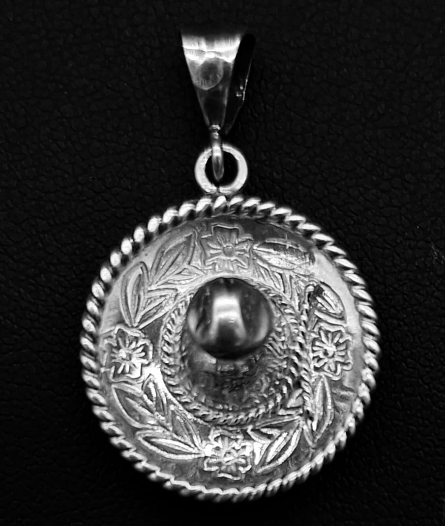 Sello de ley en el interior del dije plata ley 925. sombrero mexicano