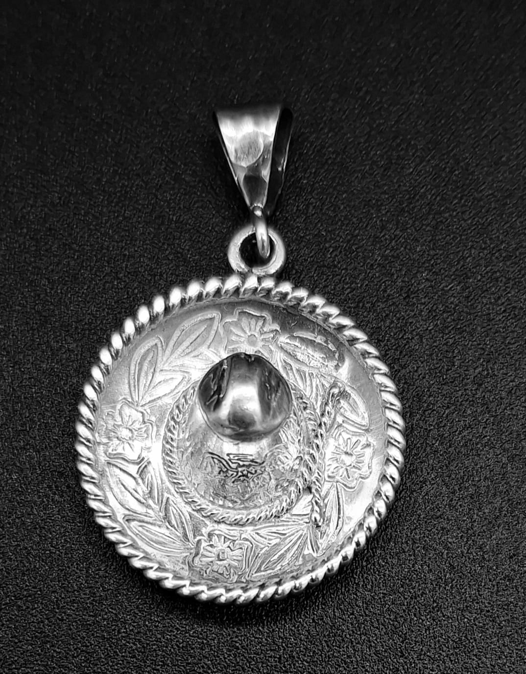 Dije Plata Ley 925. Sombrero Mexicano, vista frontal