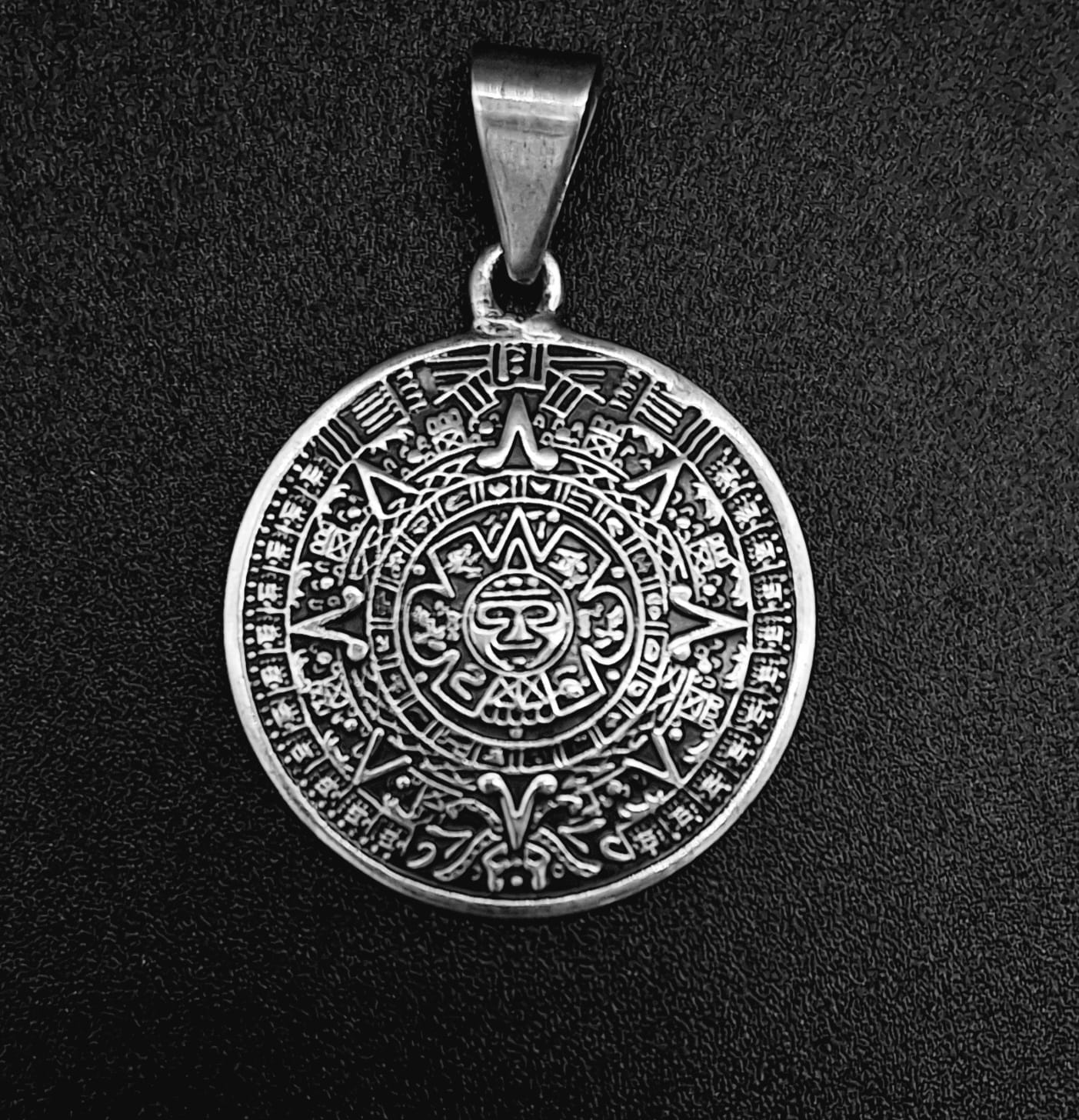 Dije Plata Ley 925 , Calendario Azteca, sello de autenticidad Plata Ley .925