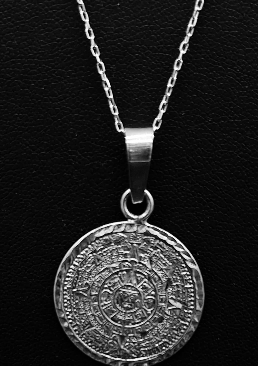 Dije Plata Ley 925 ,calendario Azteca, sello de autenticidad Plata Ley .925