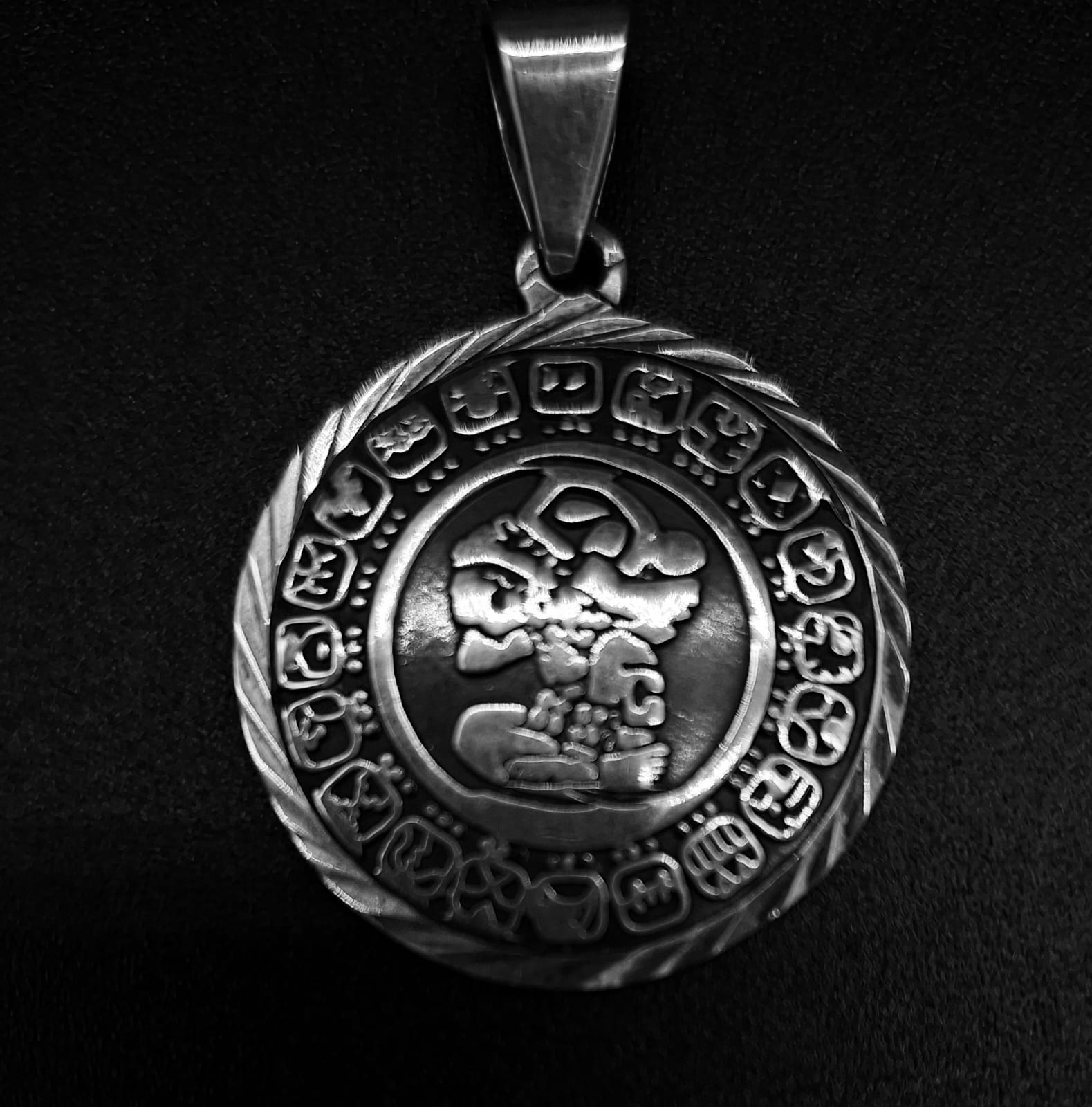 Dije Pla Ley 925, Calendario Maya Diamantada, sello de autenticidad Plata Ley .925