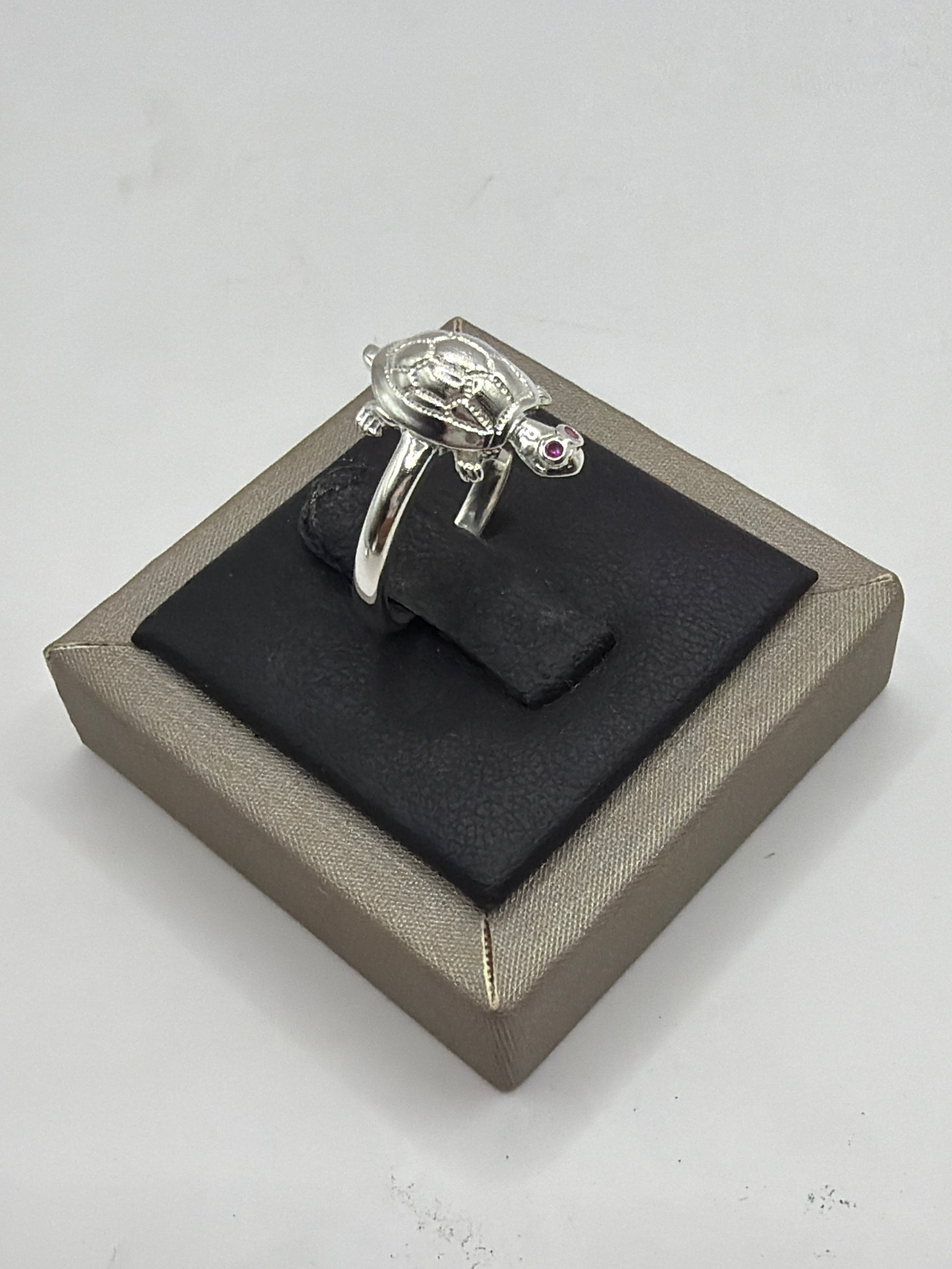 Anillo de tortuga en plata .925 hecho en Taxco — sello brillante en estuche Arte Taxco
