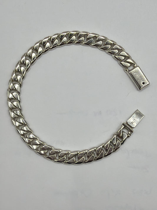 Pulsera eslabón barbado plata .925, vista frontal completa, broche de caja visible, 22 centímetros