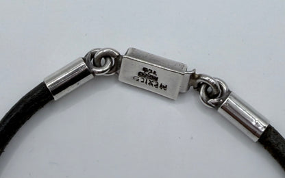 Detalle del cierre y hallmark .925 TAXCO de la pulsera Bravo Joyería