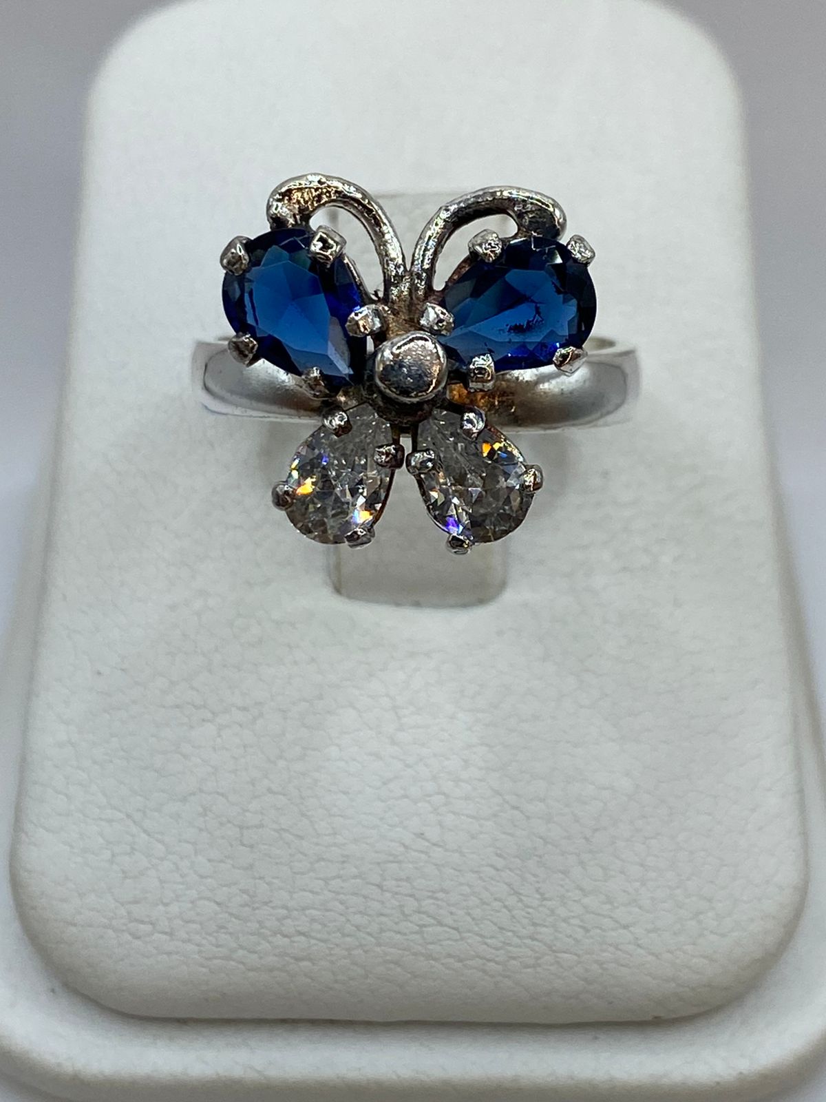 Anillo Mariposa Giratoria con Zirconia en Plata 925 — detalle de acabado
