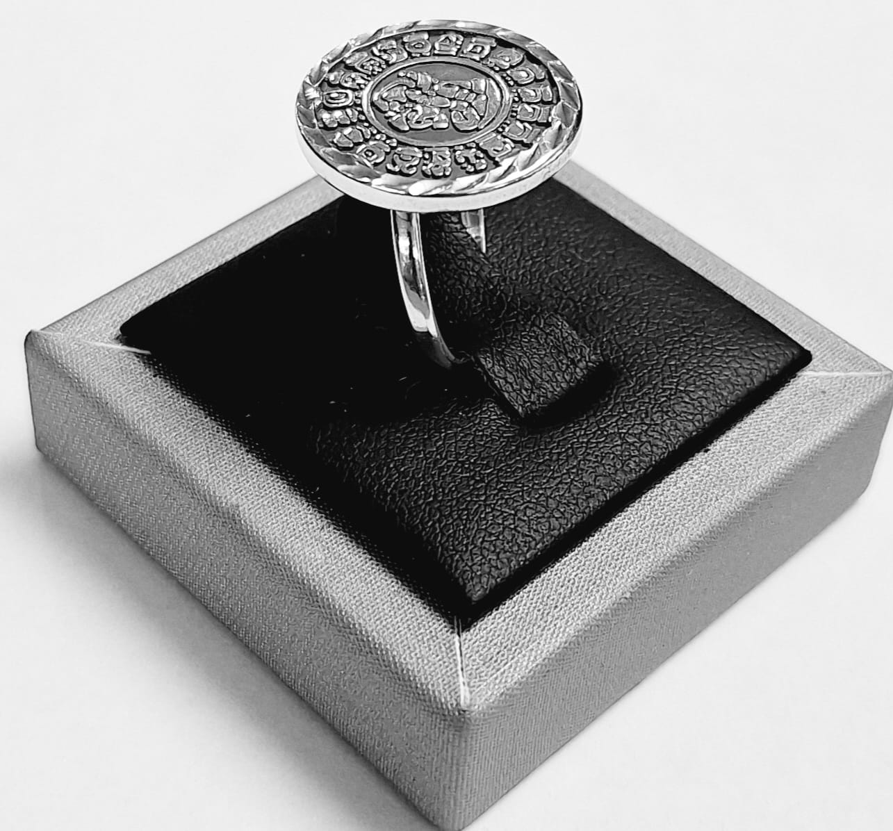 Anillo Calendario Maya en Plata Ley 925, vista frontal