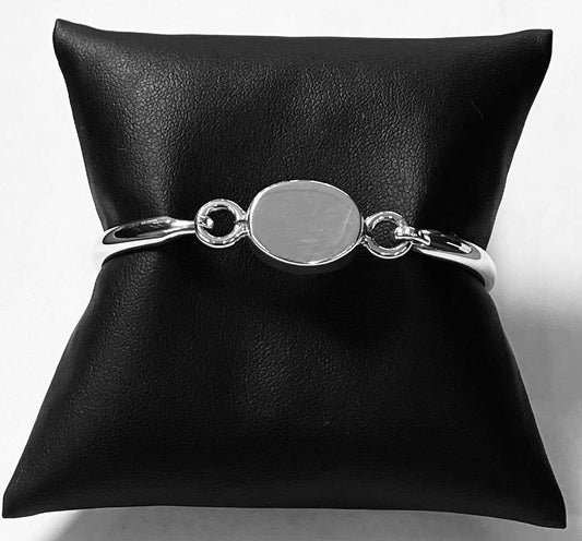 Sello de ley en el interior del brazalete en plata ley 925