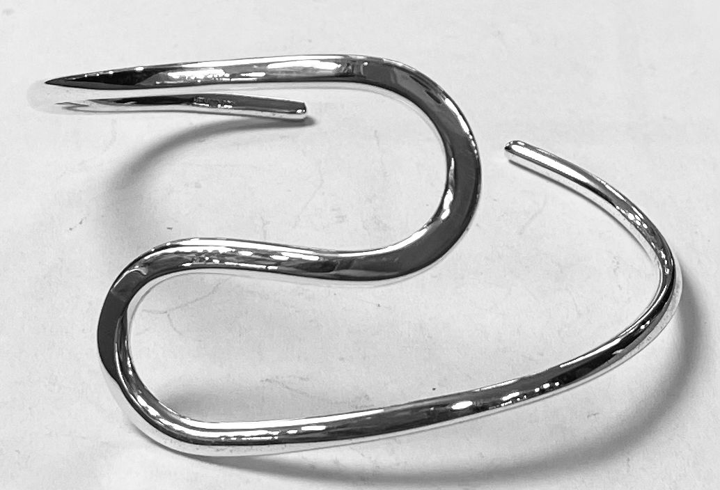 Brazalete en Plata Ley 925, sello de autenticidad Plata Ley .925