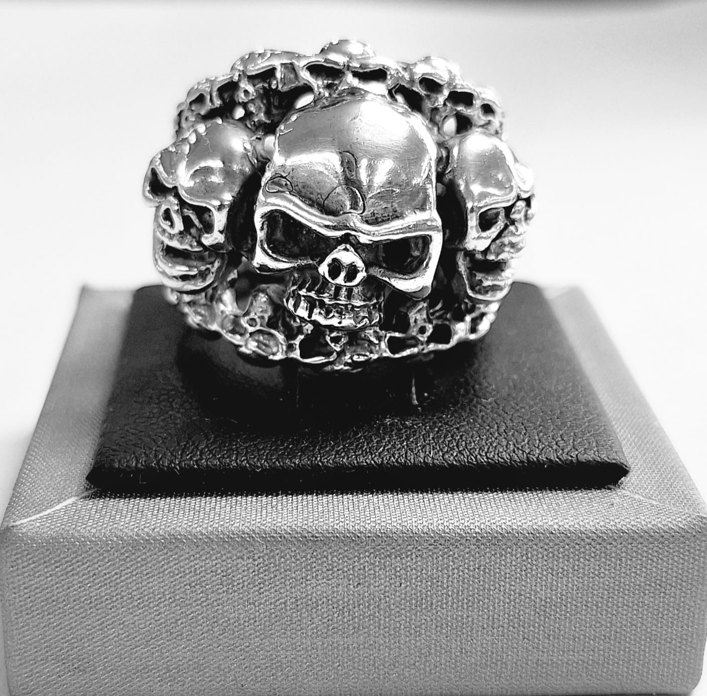 Anillo Cráneo en Plata Ley 925, vista frontal