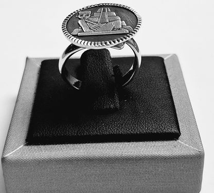 Sello de ley en el interior del anillo chac mool en plata ley 950