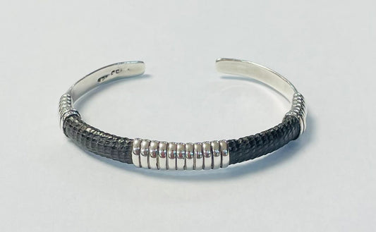 Sello de ley en el interior del brazalete en plata ley 925