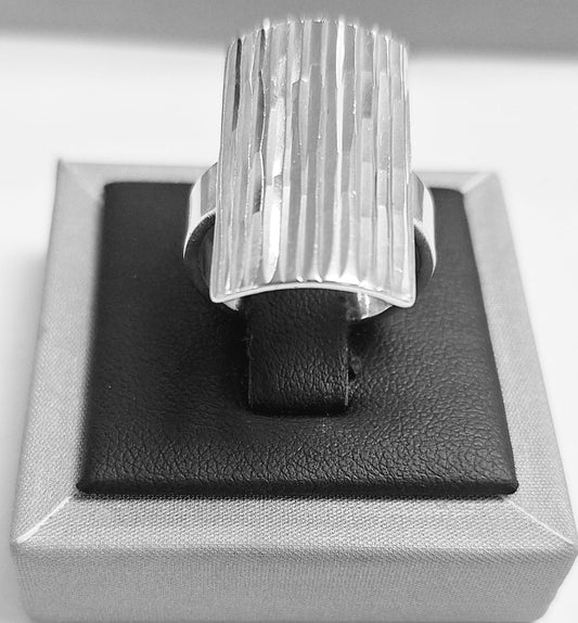 Sello de ley en el interior del anillo diamantada plata ley 925