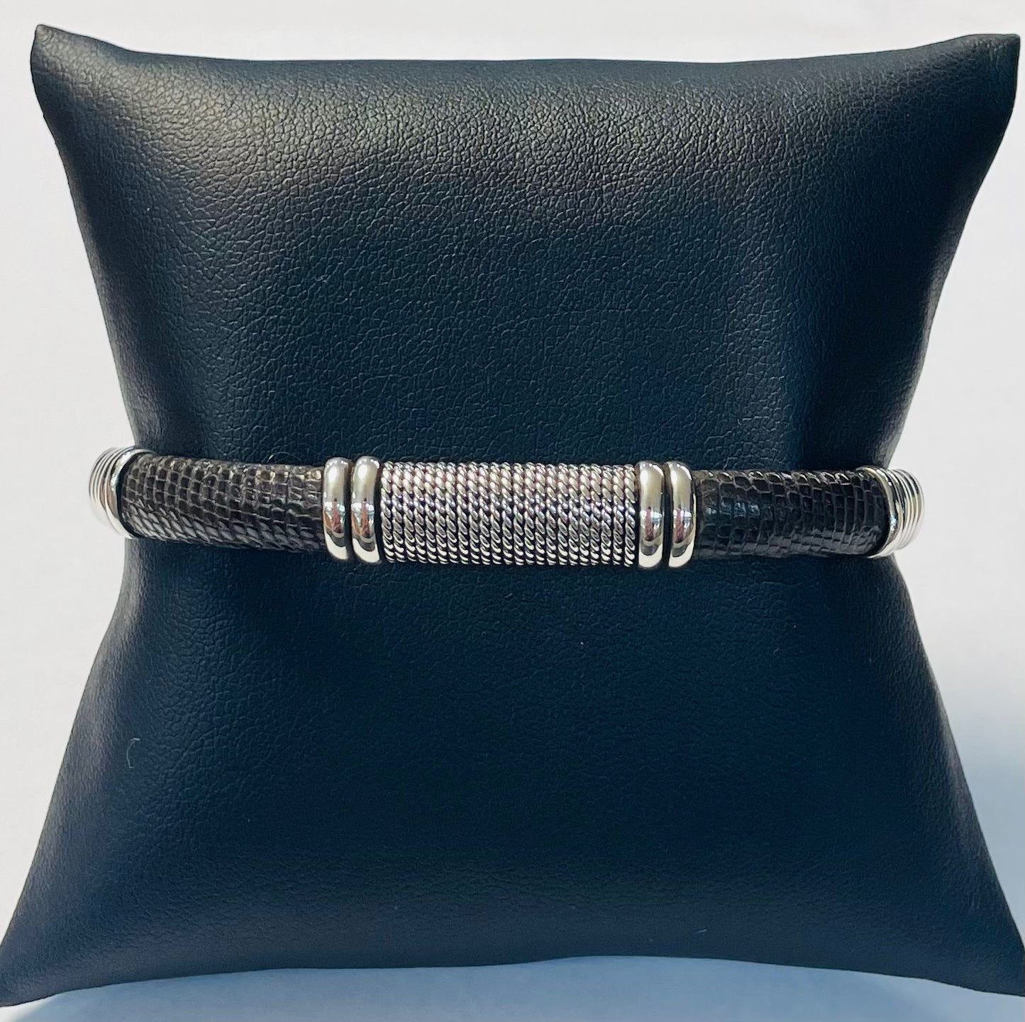Brazalete en Plata Ley 925, sello de autenticidad Plata Ley .925