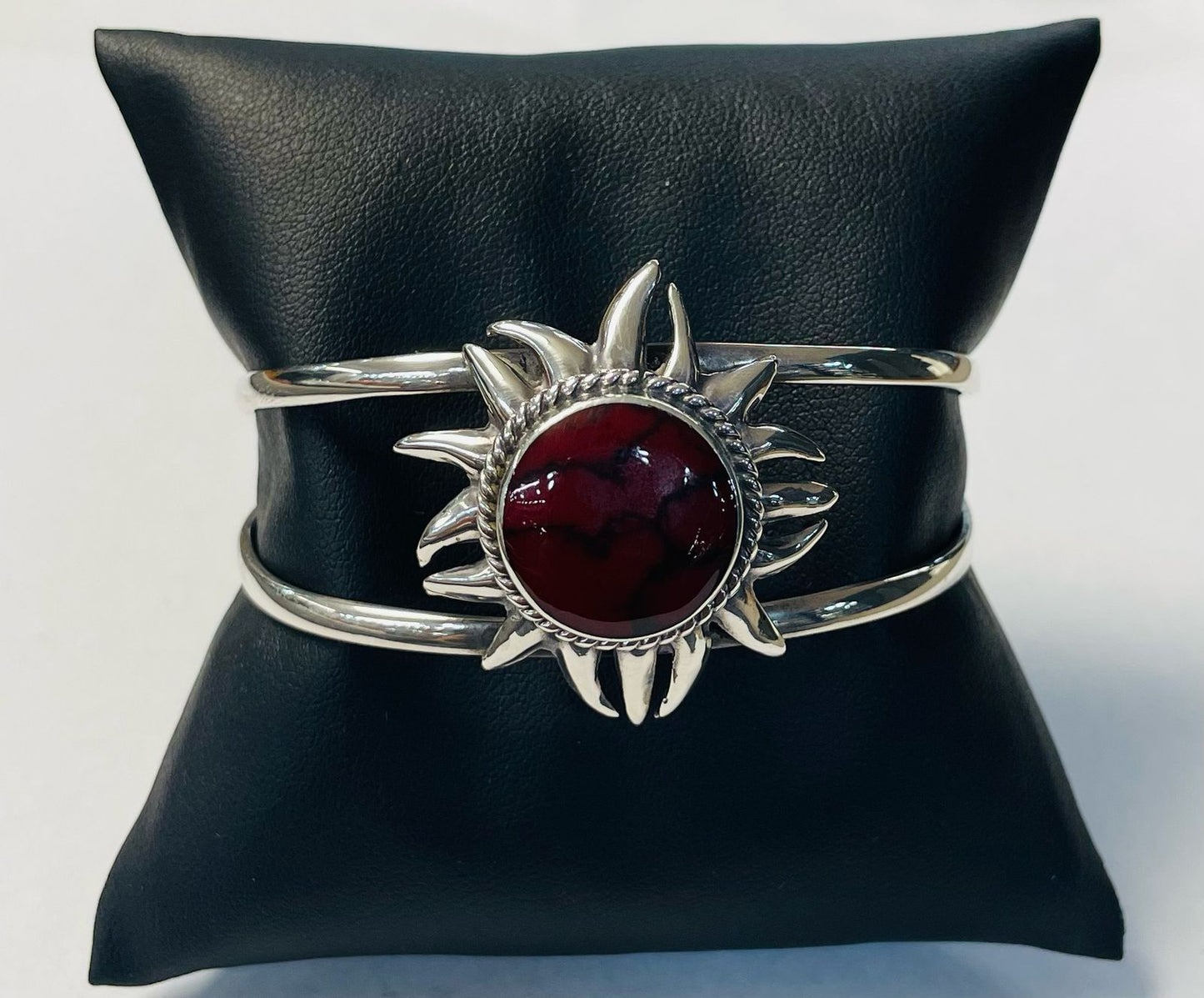 Brazalete con Coral en Plata Ley 925, sello de autenticidad Plata Ley .925