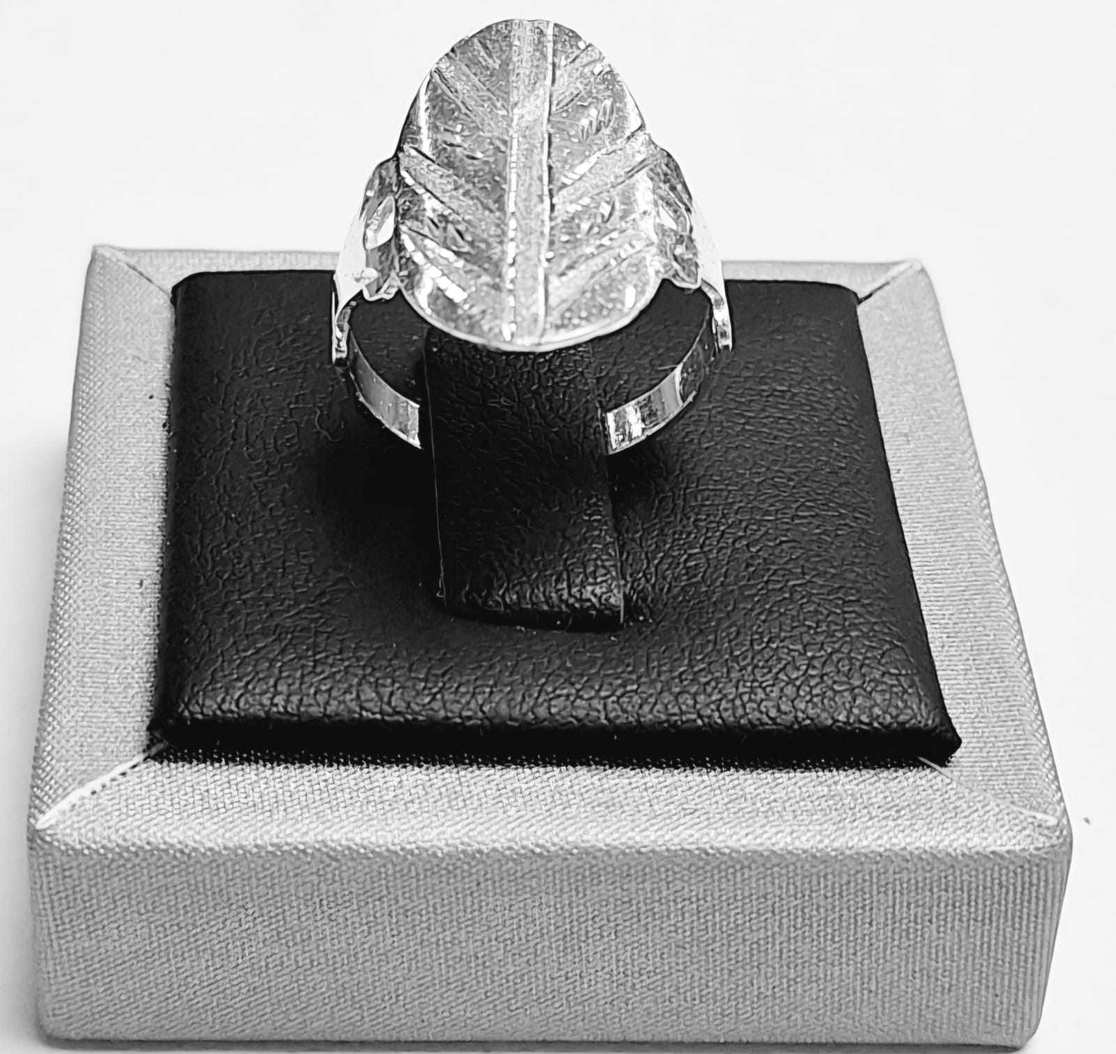 Anillo Diamantada en Plata Ley 925, sello de autenticidad Plata Ley .925