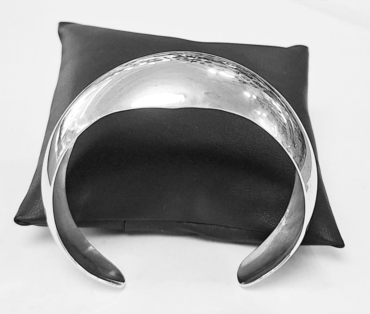 Brazalete en Plata Ley 950, sello de autenticidad Plata Ley .925