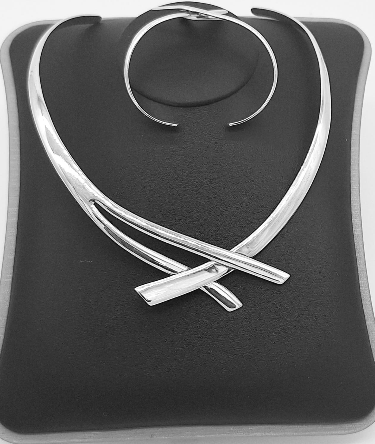 Set de Gargantilla y Brazalete de Plata Ley 925, vista frontal
