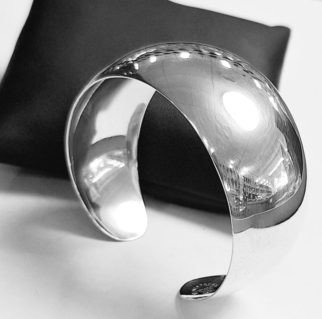 Brazalete en Plata Ley 925, sello de autenticidad Plata Ley .925